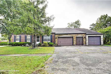 10200 Rolling Stone Dr Louisville, KY 40229