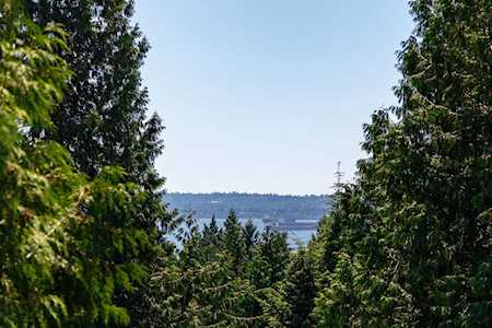 4726 Rutland Road West Vancouver, BC V7W 1G7