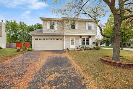 2342 Woodview Ln Naperville, IL 60565