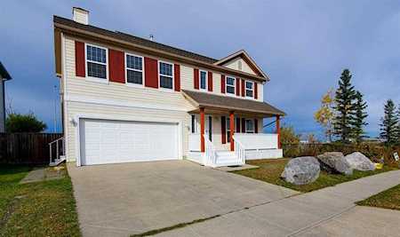 699 Martindale Blvd NE Calgary, AB T3J 3W3