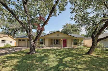 2208 Kenbridge DR Austin, TX 78757