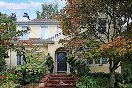 1816 10th Ave E Seattle, WA 98102
