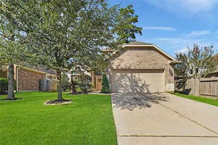 155 Magnolia Grove Ln Conroe, TX 77384