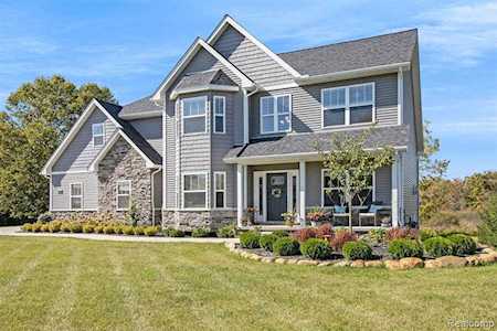 3794 Christopher Dr Brighton Twp, MI 48114