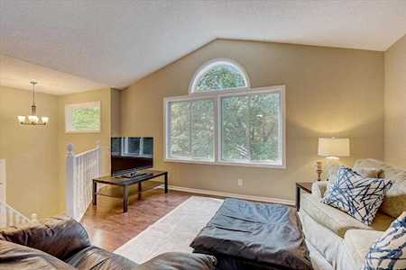 8148 James Avenue N Brooklyn Park, MN 55444