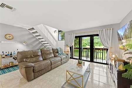 361 W Park Dr #12 Miami, FL 33172
