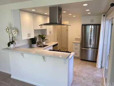 1109 Sandi Ln Costa Mesa, CA 92627