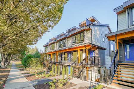 4738 Duchess Street Vancouver, BC V5R 3L4