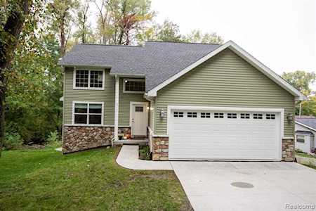 4577 Oaklawn Dr Hamburg Twp, MI 48169