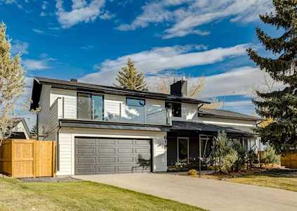 618 Lake Simcoe Close SE Calgary, AB T2J 0P6