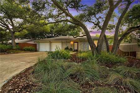 1810 Larchmont DR Austin, TX 78704