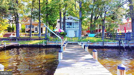 328 Riverside Dr Pasadena, MD 21122