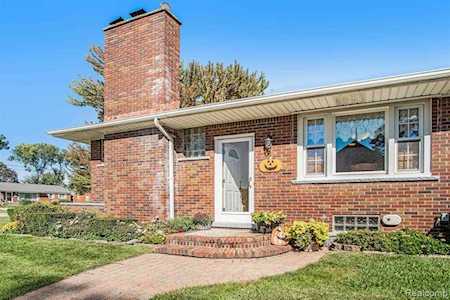 14067 Trenton Rd Southgate, MI 48195