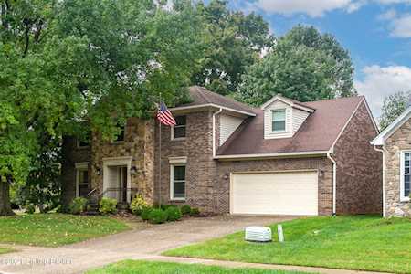 6813 Crossmoor Ln Louisville, KY 40222