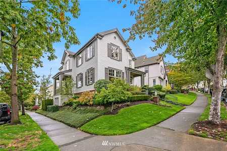 1506 NE Iris St Issaquah, WA 98029