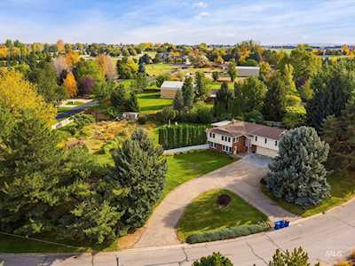 2050 W Aspen Cove Dr Meridian, ID 83642