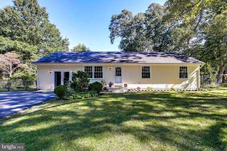 5750 Long Beach Dr Saint Leonard, MD 20685