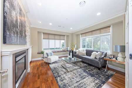 599 W 61st Avenue Vancouver, BC V6P 2B4