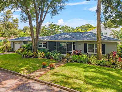 1401 Highland St N St. Petersburg, FL 33704