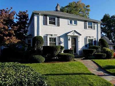 9 Moreland Rd Quincy, MA 02169