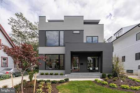 1031 Edgewood St N Arlington, VA 22201