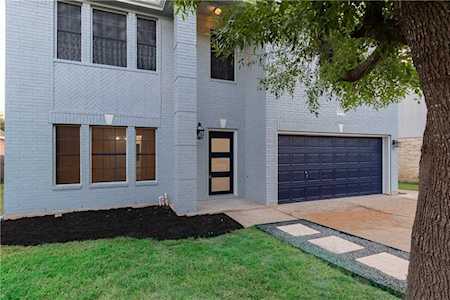 3820 Tailfeather DR Round Rock, TX 78681