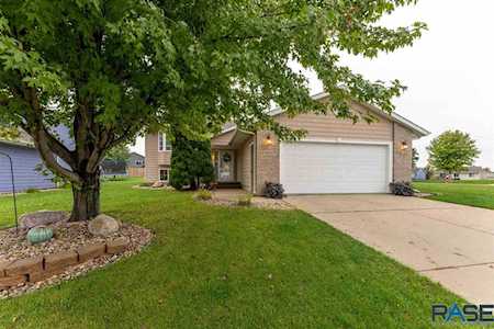 4801 S Samantha Dr Sioux Falls, SD 57106