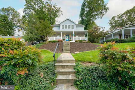 2137 Hilltop Place Falls Church, VA 22043