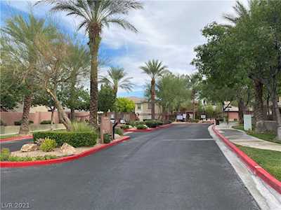901 Duckhorn Ct #202 Las Vegas, NV 89144