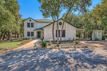7702 Shady Hollow Ln San Antonio, TX 78255