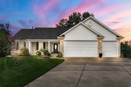 12 Homefield Meadows Ct Ofallon, MO 63366