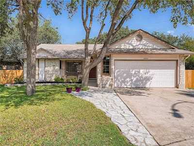 6800 Luckenbach LN Austin, TX 78729