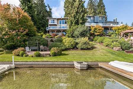 4611 Lakeridge Dr E Lake Tapps, WA 98391