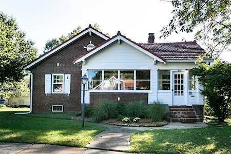 810 N Hills St Louis, MO 63121