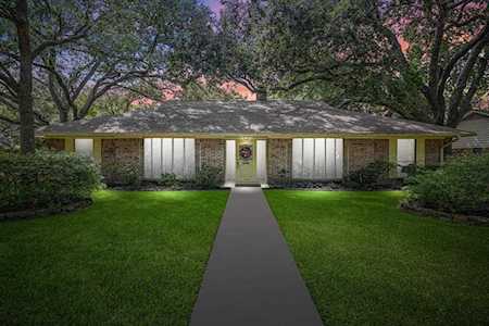 103 Camellia St Sugar Land, TX 77478