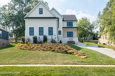 510 Woodlake Dr La Grange, KY 40031