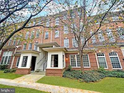 4477 Beacon Grove Circle #806A Fairfax, VA 22033