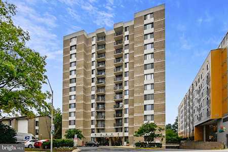 4 Monroe St #110 Rockville, MD 20850