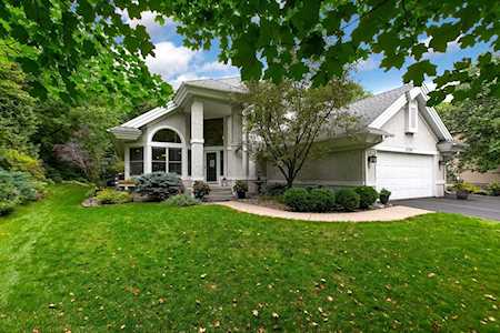 8794 Big Woods Lane Eden Prairie, MN 55347