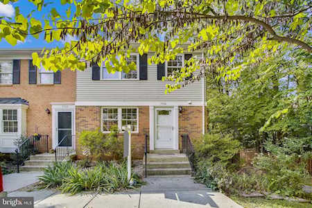 7700 Trevino Ln Falls Church, VA 22043