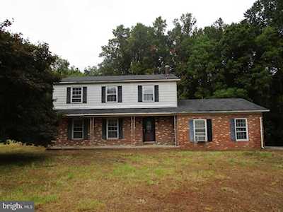 39490 Pocahontas Dr Mechanicsville, MD 20659