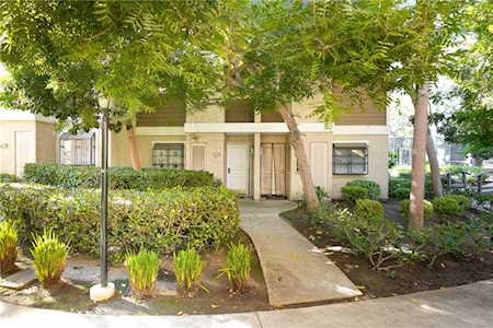 199 Pineview Irvine, CA 92620