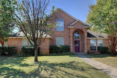 105 Marseille Drive Hurst, TX 76054