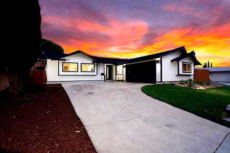 6561 Cowles Mountain San Diego, CA 92119