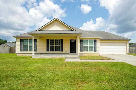 27 Palmetto Pines Cir Ray City, GA 31645