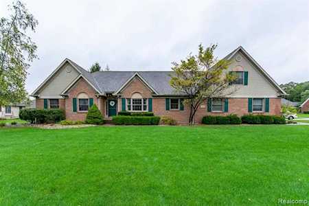 6159 Green Bank Dr Grand Blanc Twp, MI 48439