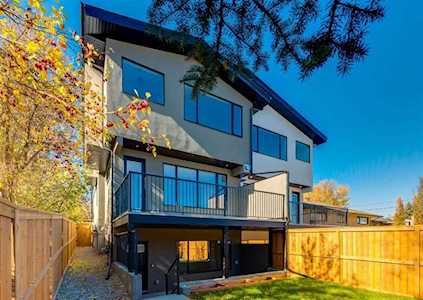 2818 32 St SW Calgary, AB T3E 2S2