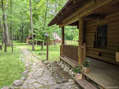 2900 Dunsary Ln. Brighton, MI 48114