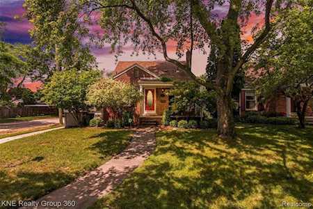 2401 N Wilson Ave Royal Oak, MI 48073