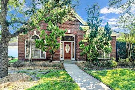 2031 Greenway Village Dr Katy, TX 77494